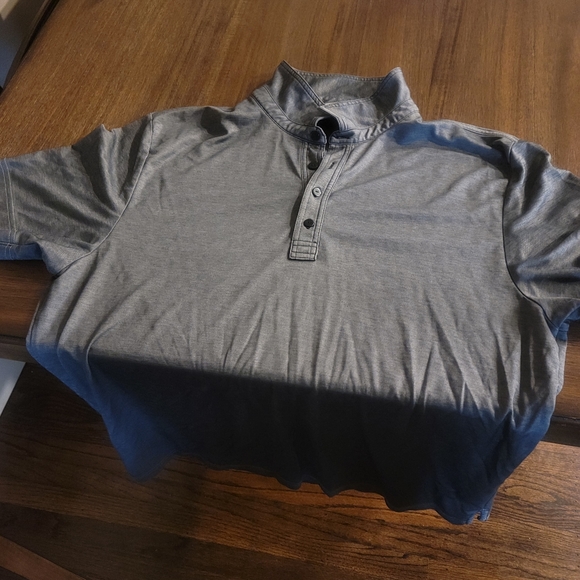 Travis Matthew polo - Picture 2 of 2